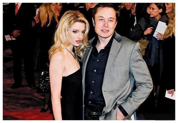 美的无可挑剔生理性喜欢！上头不是没原因九游会网址是多少她是马斯克的白月光：(图2)